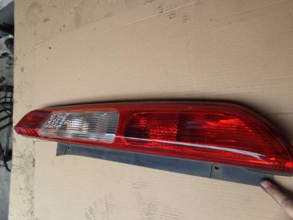 FEU ARRIERE DROIT FORD FOCUS 3/5PORTES 11/2004-1/2008 - Vue 1